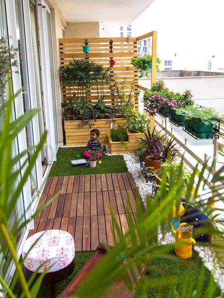 Decorative-plants-with-a-beautiful-garden-retreat-is-certainly-a-perfect-blend-and-harmonious-with-various-wr