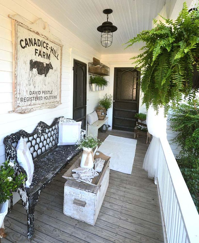 Farm charm porch decor in victorian style