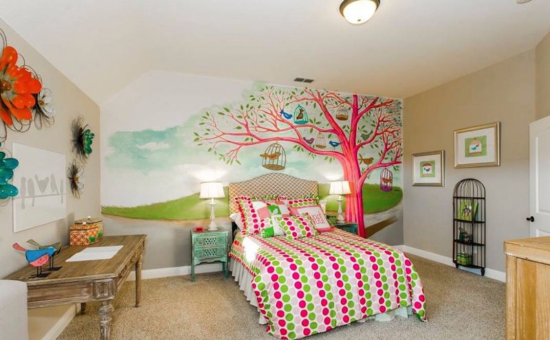 Nature-mural-and-trees-for-kids-room.