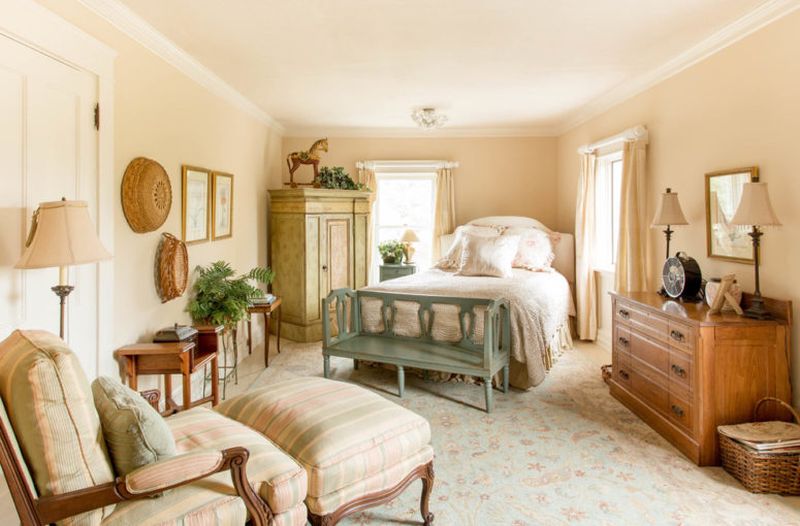 Neutral-shades-vintage-furniture-and-printed-textiles-1