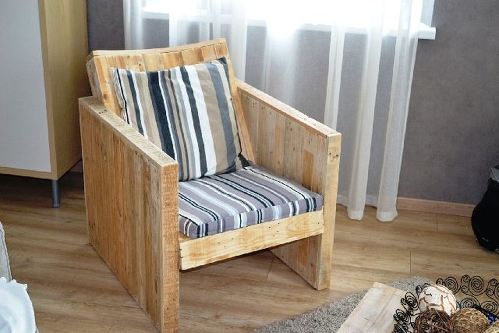 Pallet-chair-plans