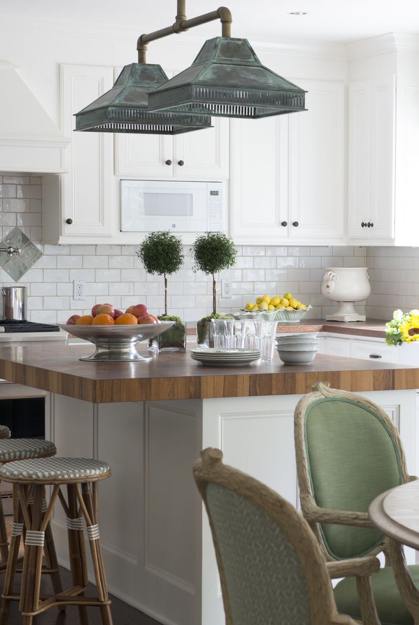 Awesome-kitchen-bohemian-style-with-rattan-stool-chair-for-kitchen-island-and-unique-chandelier-to-create-good-lighting