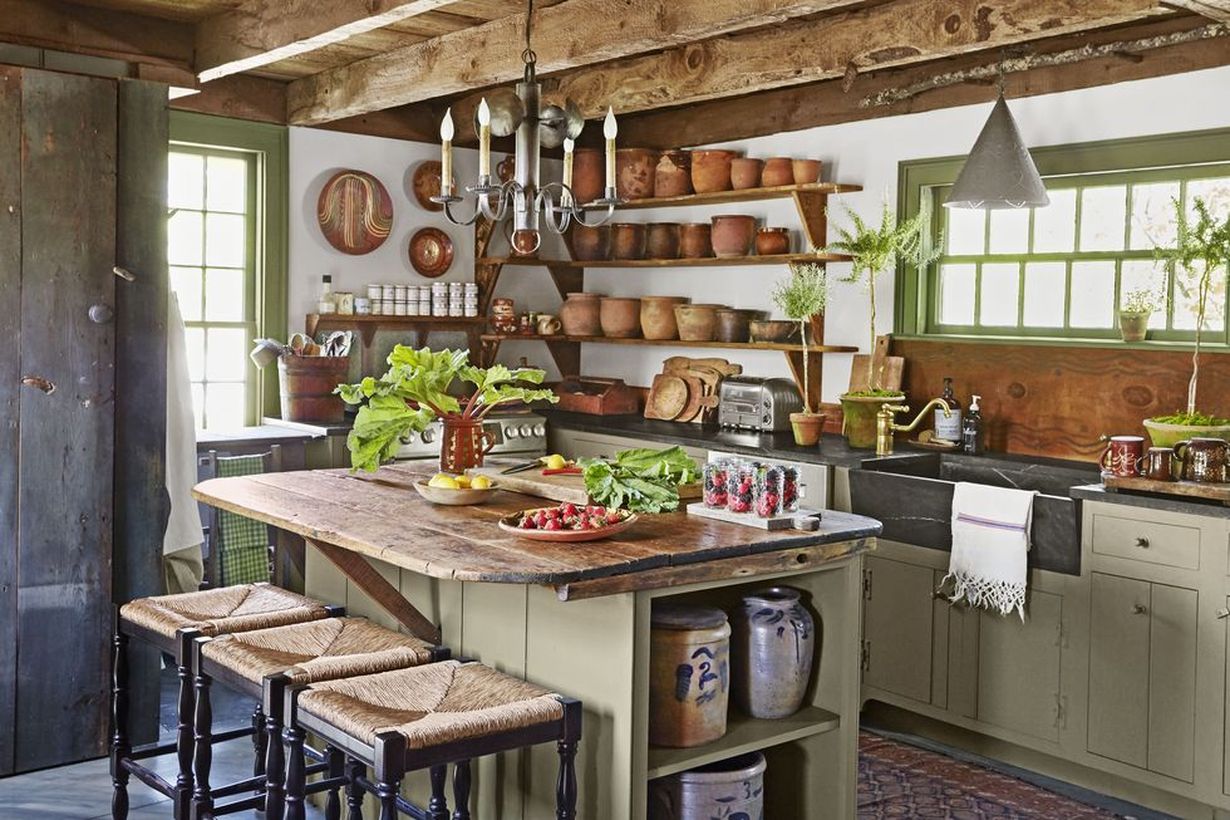 Black-countertop-design-and-wooden-kitchen-island