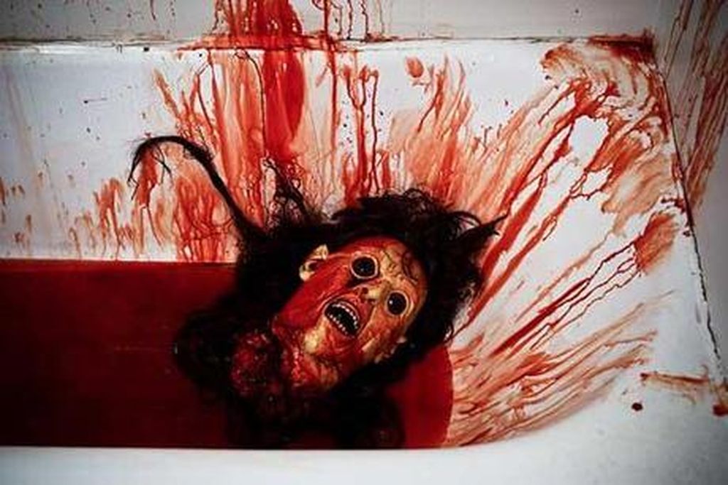Halloween-head-bathtub