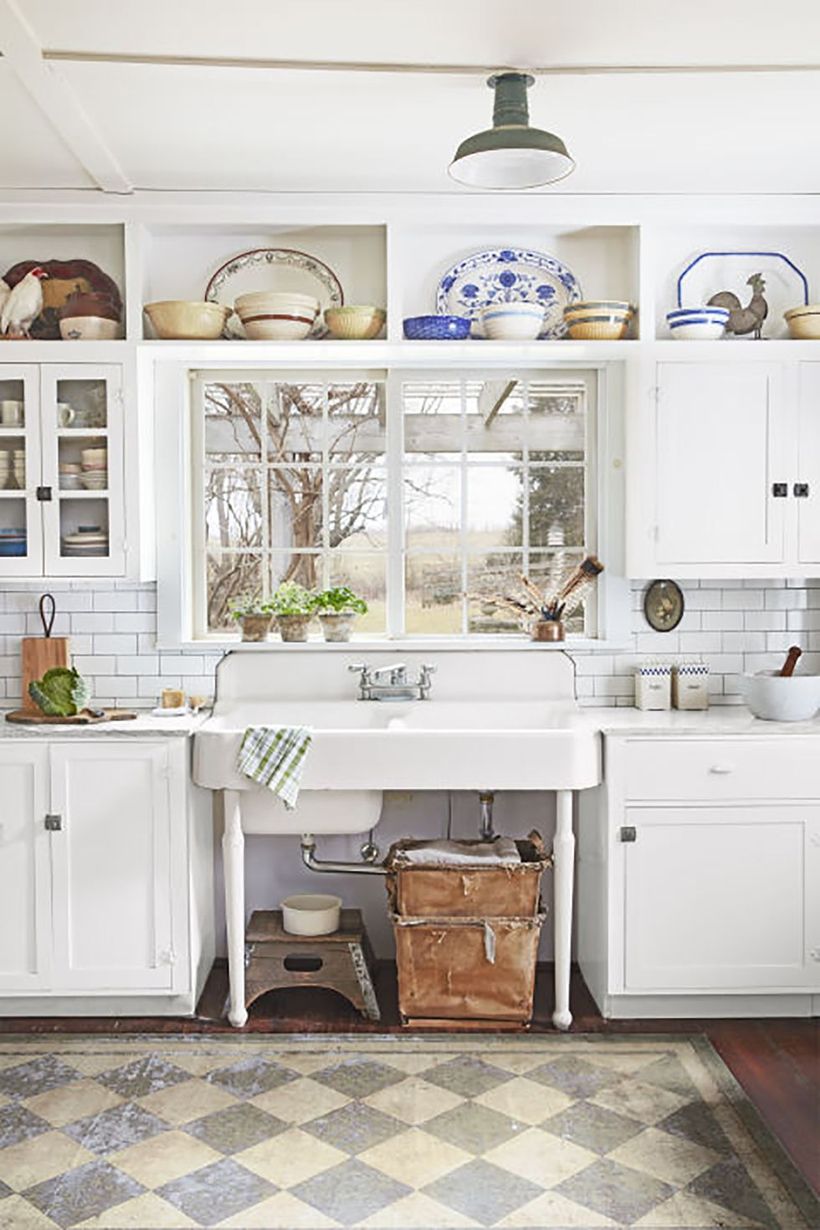 Light-grey-countertop-and-classic-white-sink