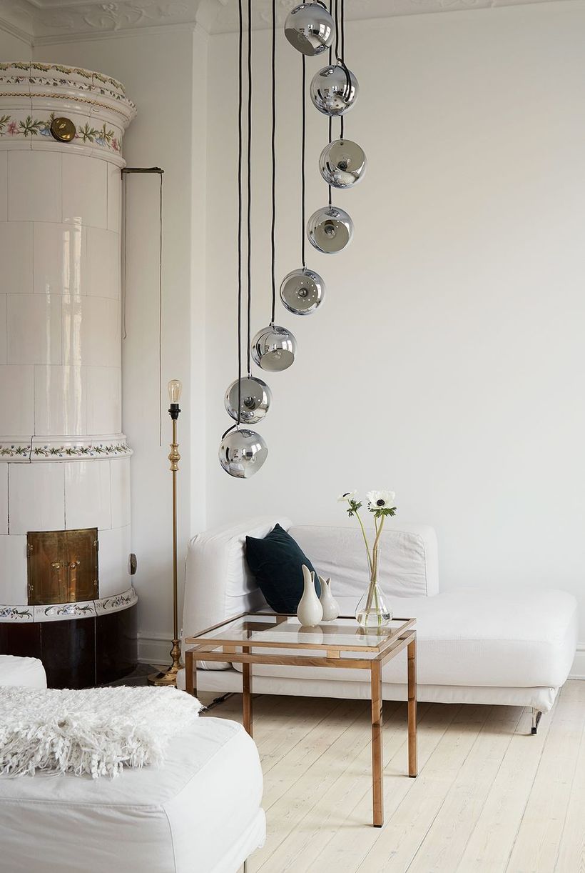 Minimalist-square-coffee-table-and-floor-lamp