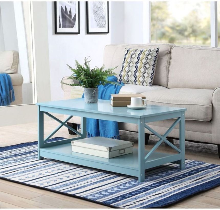 Simple-living-room-design-with-wooden-coffee-table-and-bohemian-rug-will-create-a-rustic-atmosphere-in-your-room