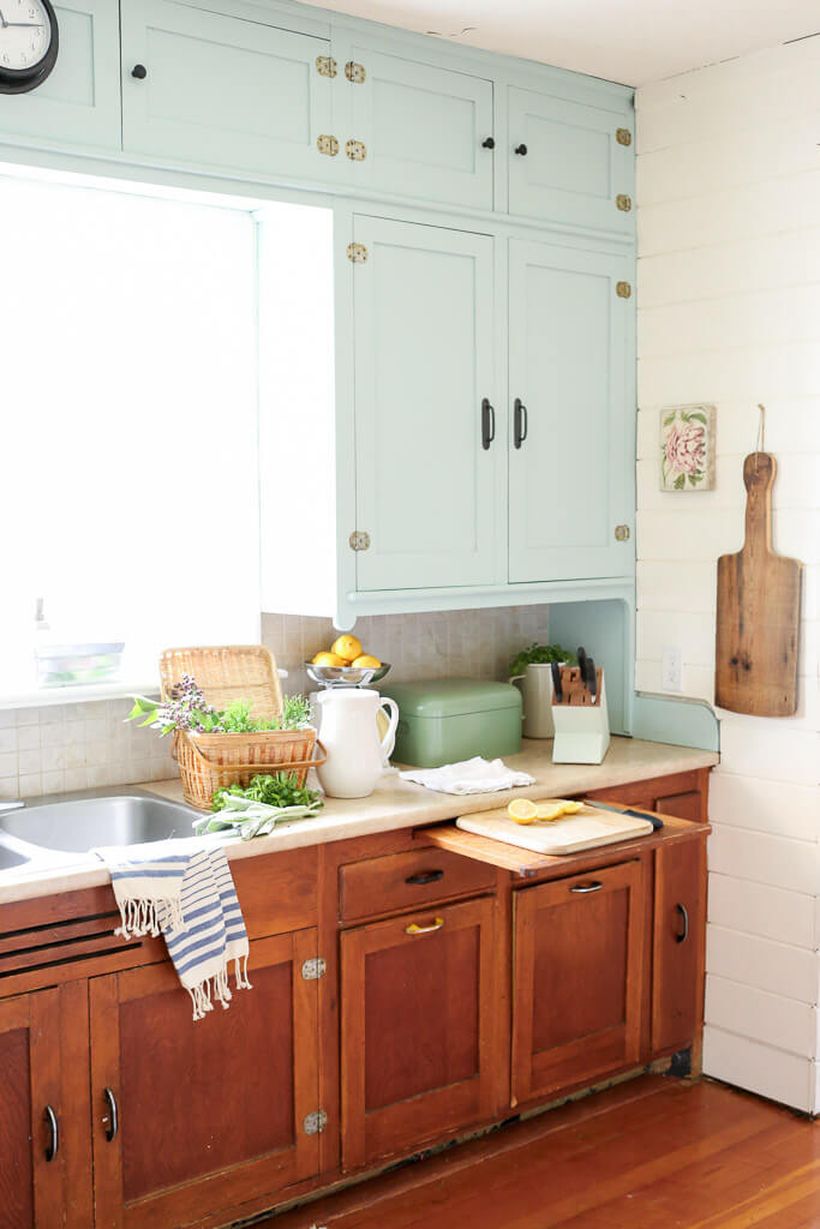 Vintage-kitchen-design-with-wooden-kitchen-cabinet-and-space-drawer-for-slicing-vegetables-that-will-make-it-easier-for-you