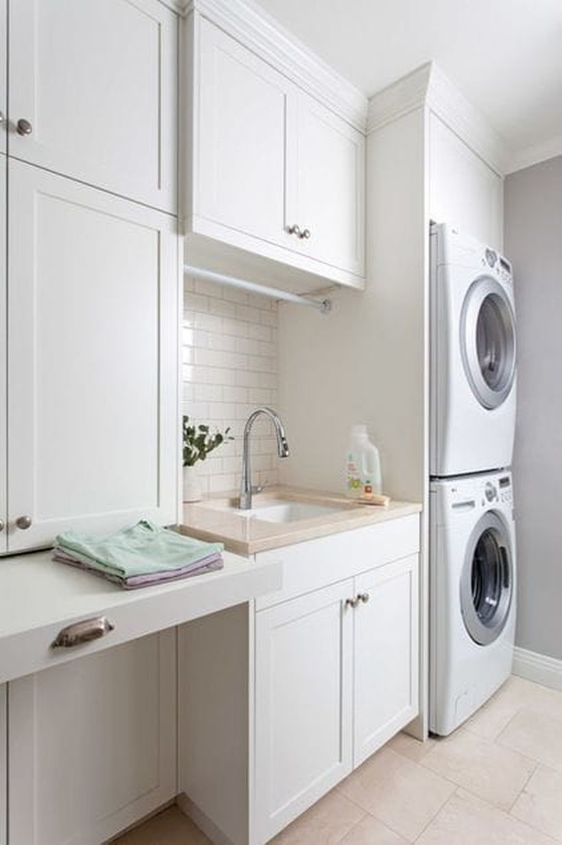 White laundry room desigen