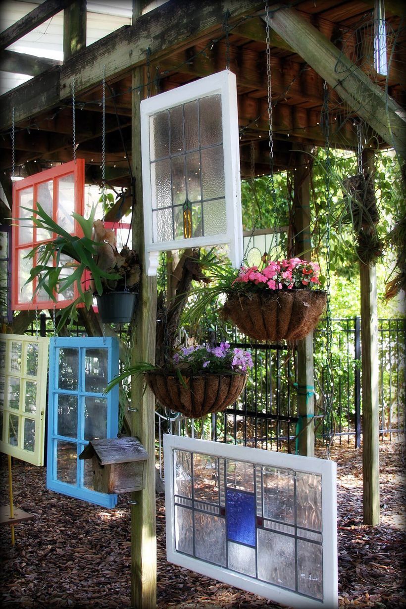 30-old-window-outdoor-decor-ideas-homebnc