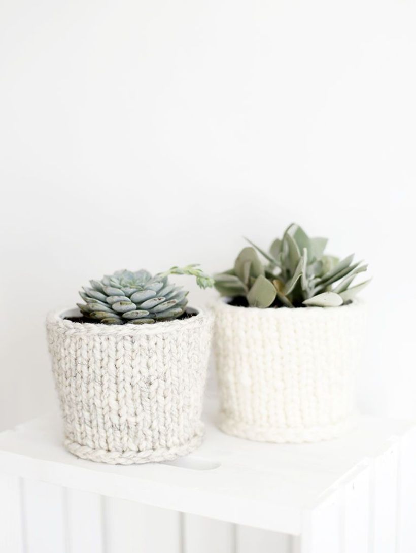 7knitplantercover-the-merry-thought
