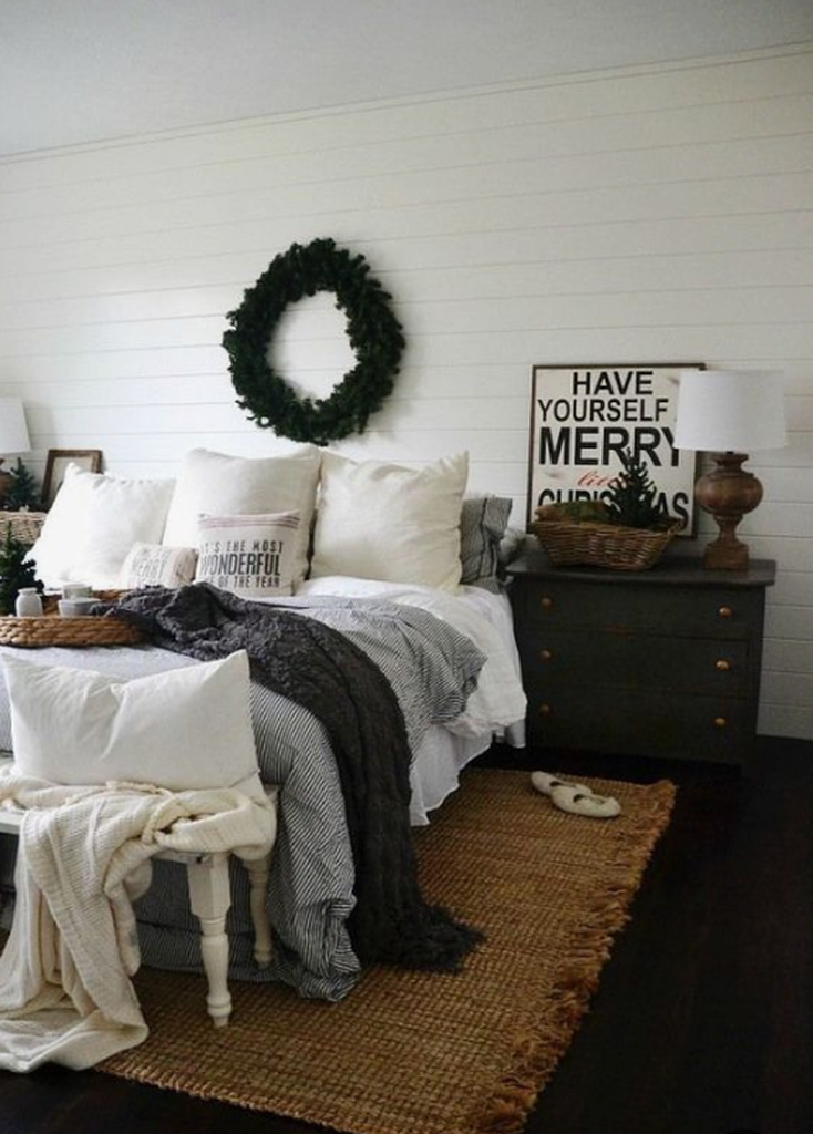 Bedroom combined with wreath on the walls