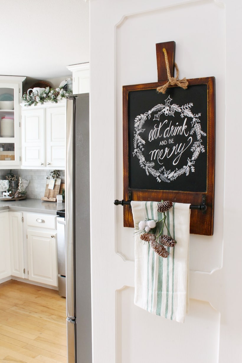 Christmas-kitchen-decorating-ideas-3-768x1152