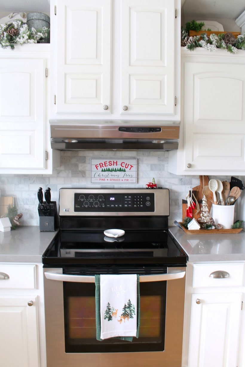 Christmas-kitchen-decoration-ideas-4-768x1152