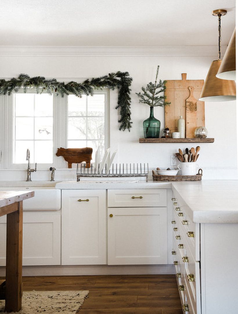 Christmasdecorationsideasforafarmhousechristmas_christmasdecorationschristmaskitchen