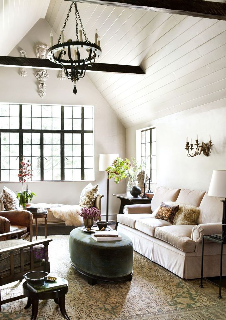 Farmhouse white living room design