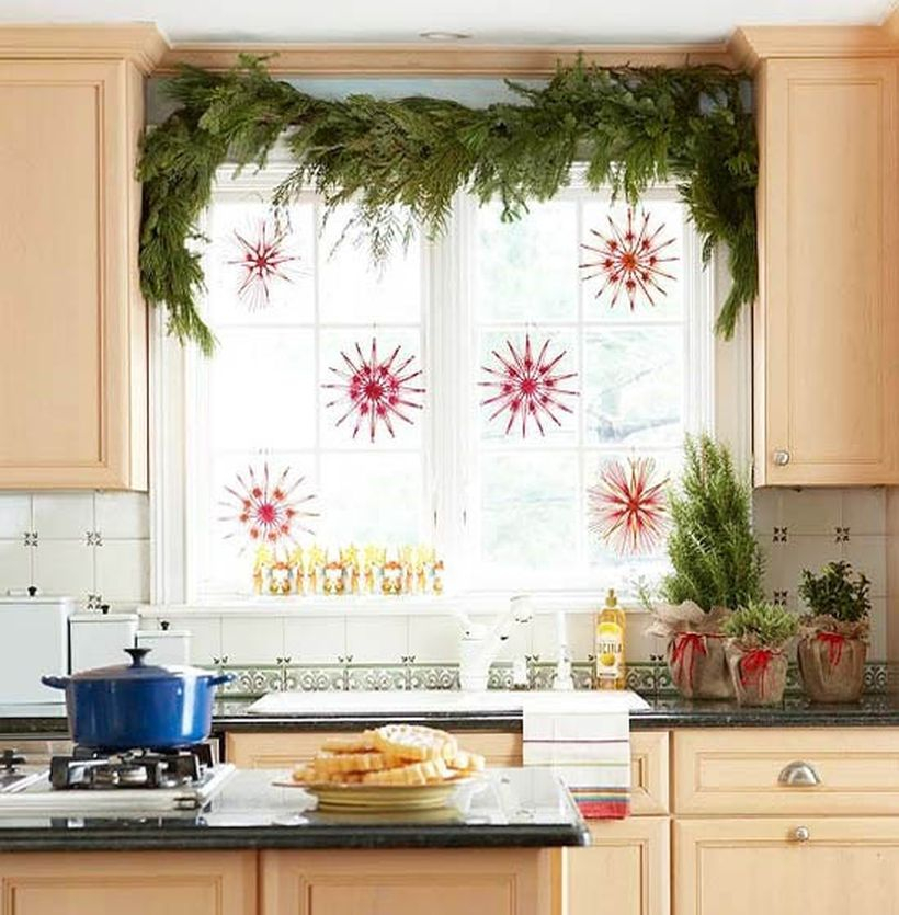 Green leaves and red hamgimg ornament ideas