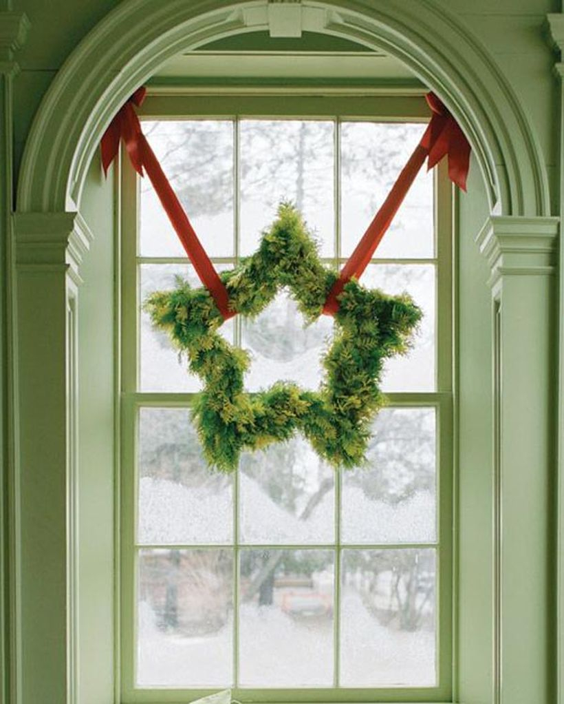 Green stars wreath decoration
