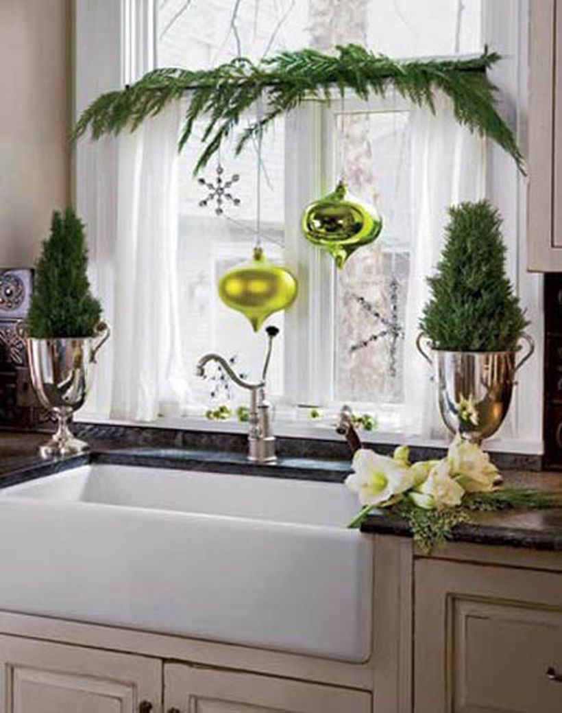 Gren leaves and green pants in the pots ideas
