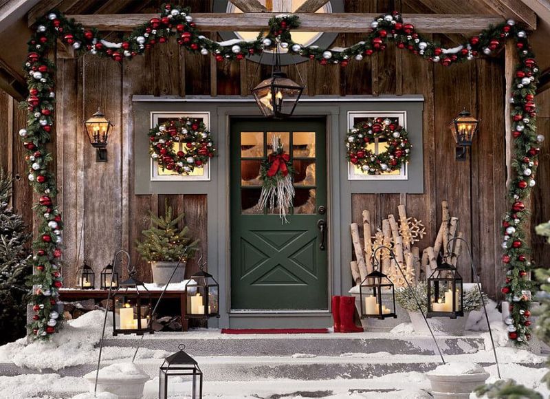 Rustic-and-homely-front-porch-for-front-yard.