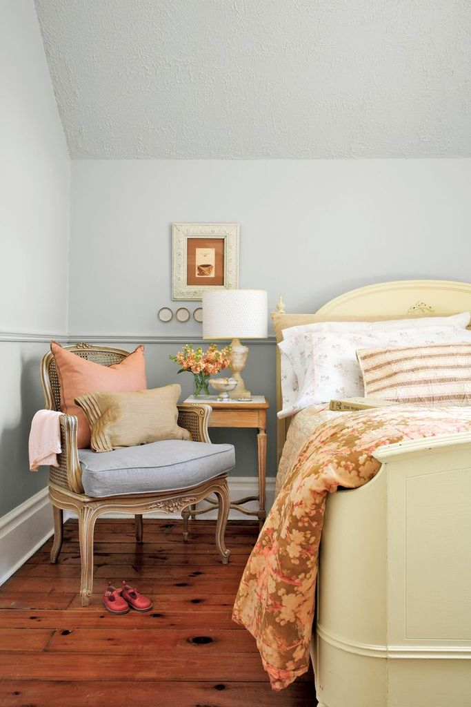 Rustic bedroom with pastel walls color