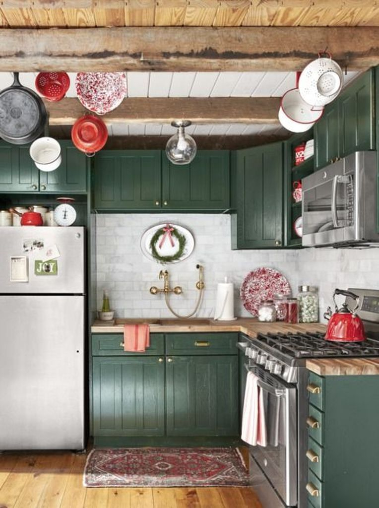 Rustic kitchen ideas with ceiling beams