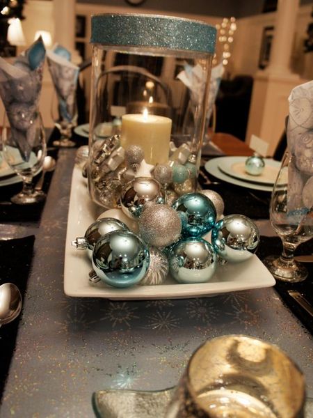 Silver-and-blue-ones-here-pull-the-centerpiece-together.