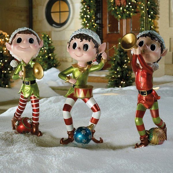These-cute-little-elves-are-enjoying-christmas-by-singing-and-dancing.