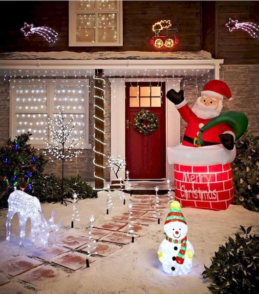 This-spectacular-decoration-is-heavy-on-lights-for-front-yard.