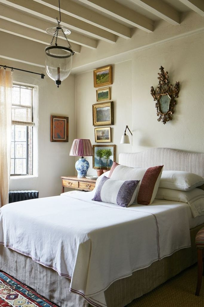 White rustic bedroom decoration