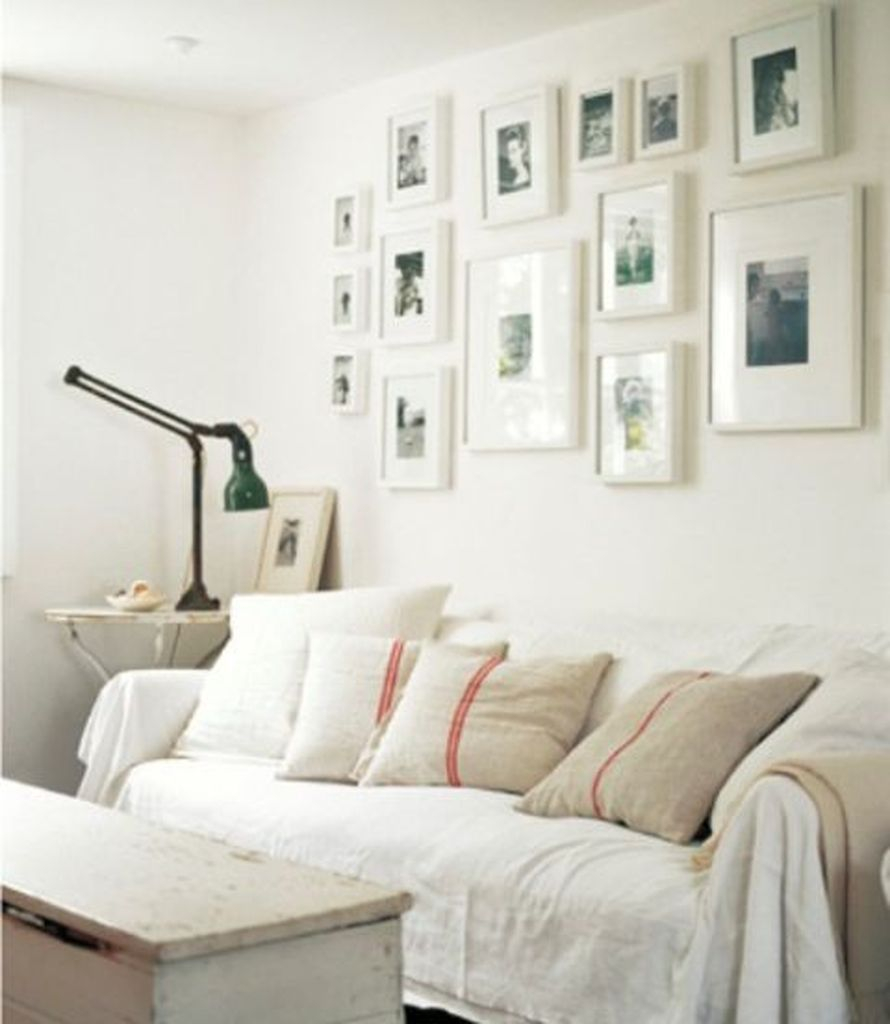 White walls combined with gallery photos decoration
