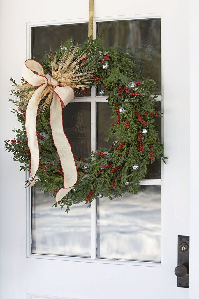 Berry-wreath-diy-for-christmas