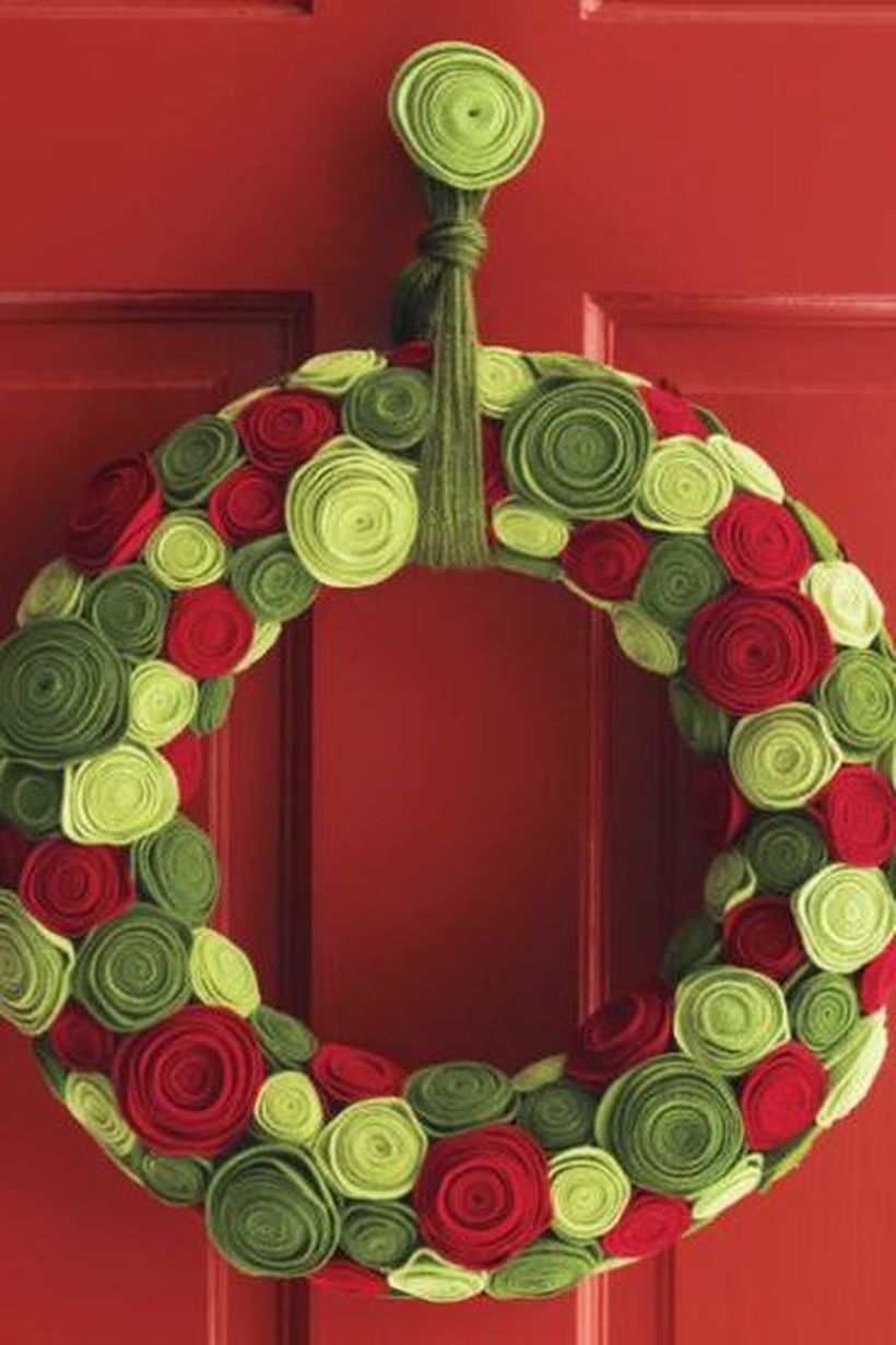 Diy-christmas-decor-rose-wreath-1571761439