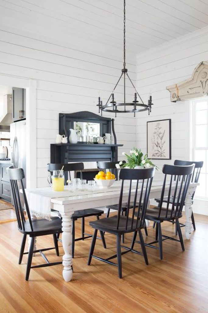 Farmhouse dining room style with white walls