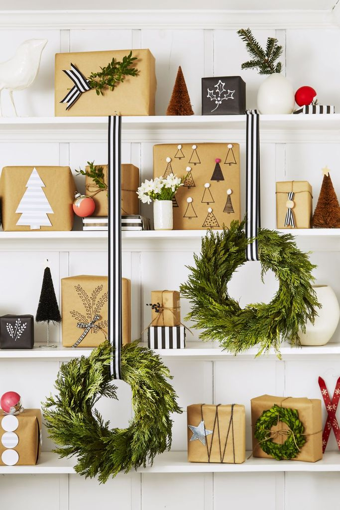 Holiday-bookshelf