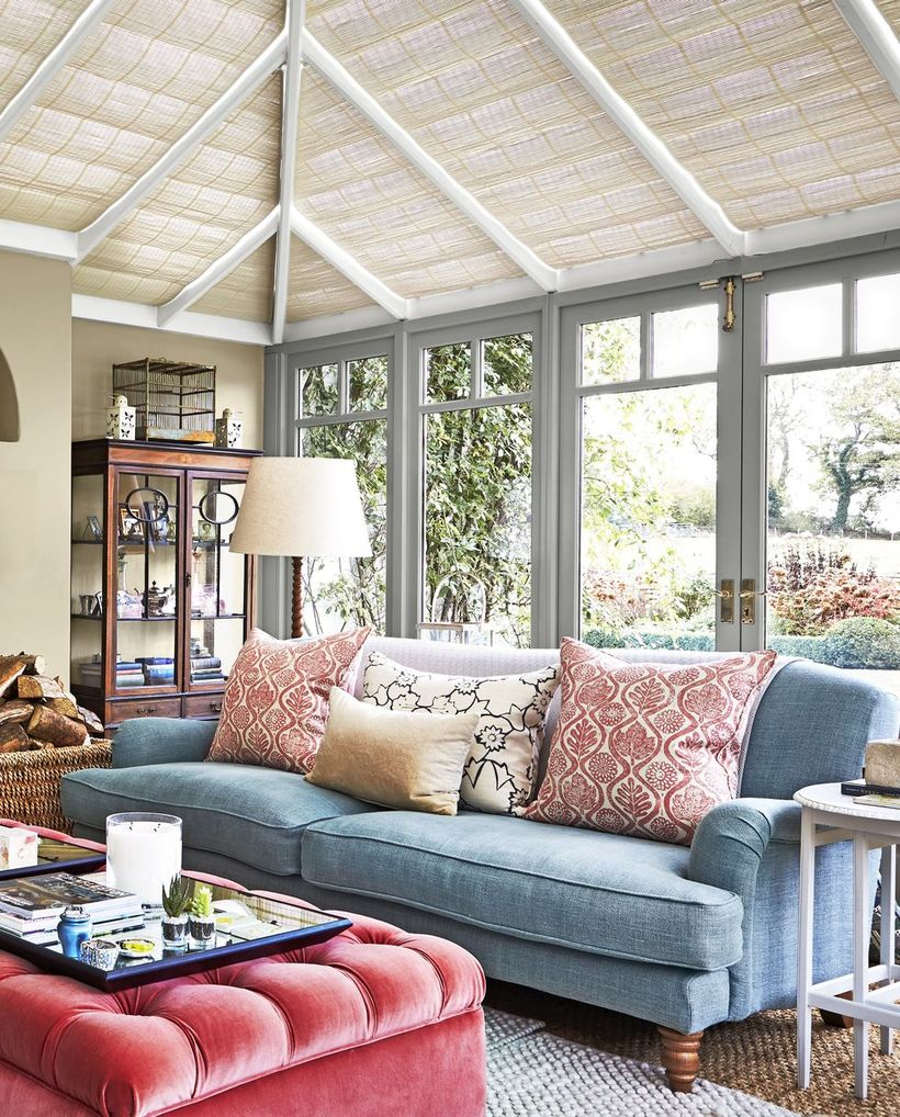 Red leaf pattern with blue sofa and red sofa table