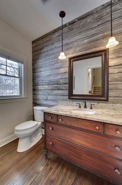 Salle-de-bain-rustique-toilettes-679x1024