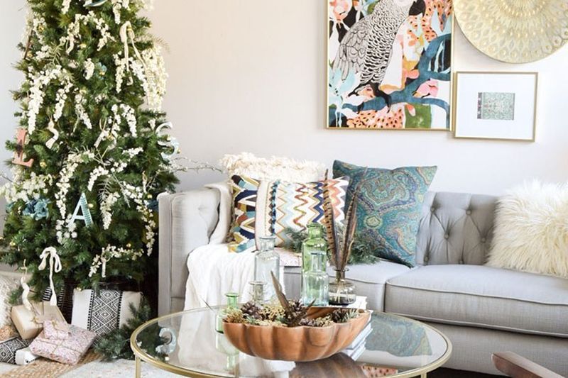 Simple-global-bohemian-christmas-tree-inspiration