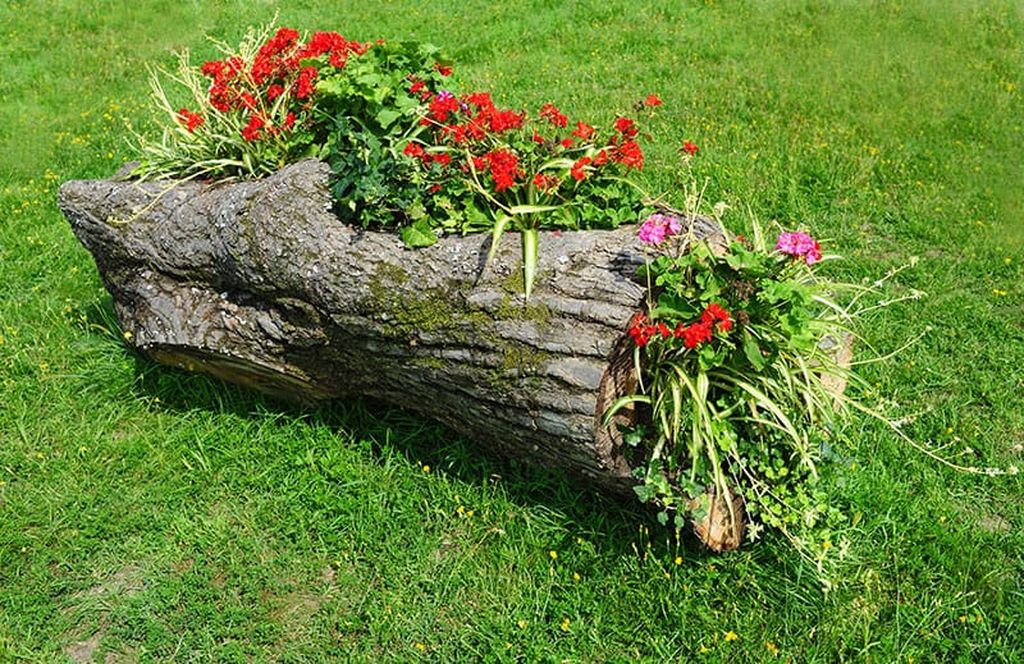 Wood-flower-bed