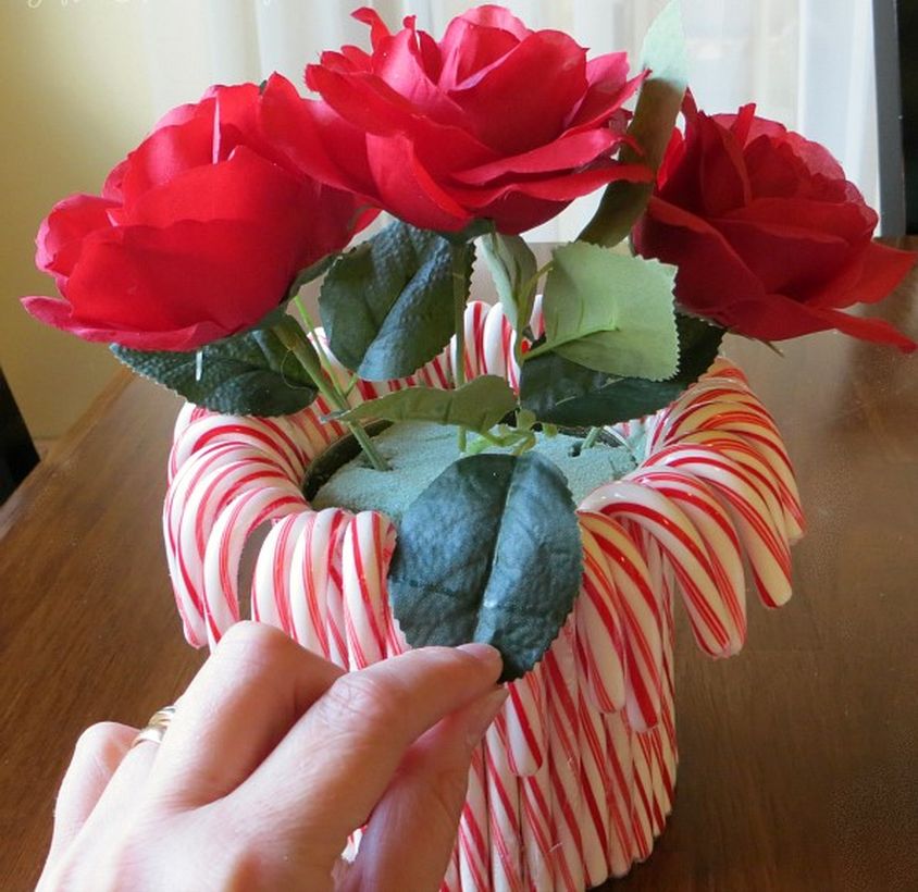 1candy-cane-flower-arrangement94