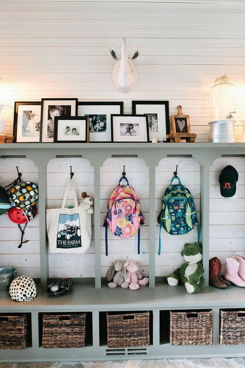 20-mudroom-ideas-homebnc