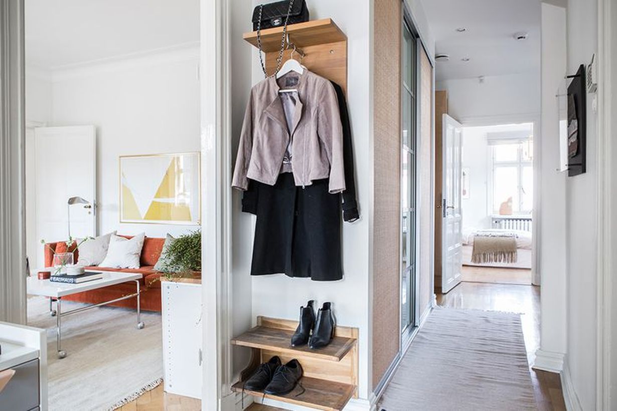 4entryway-in-a-tiny-space