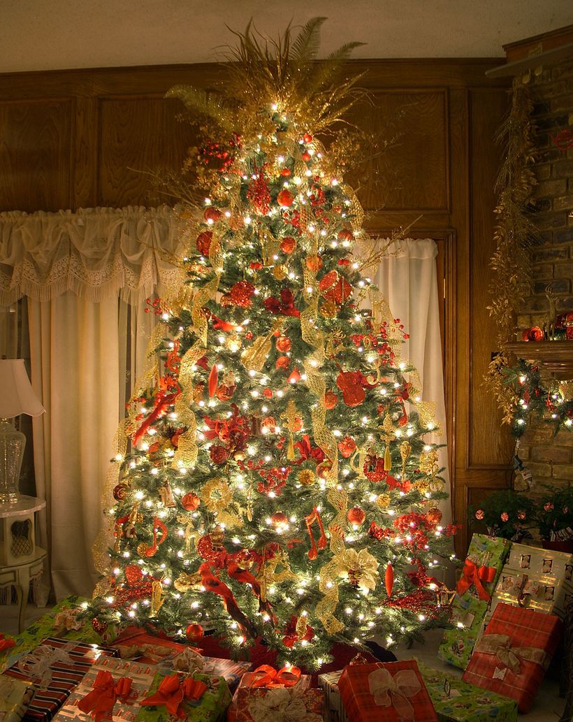 Christmas-tree-decorating-design-idea
