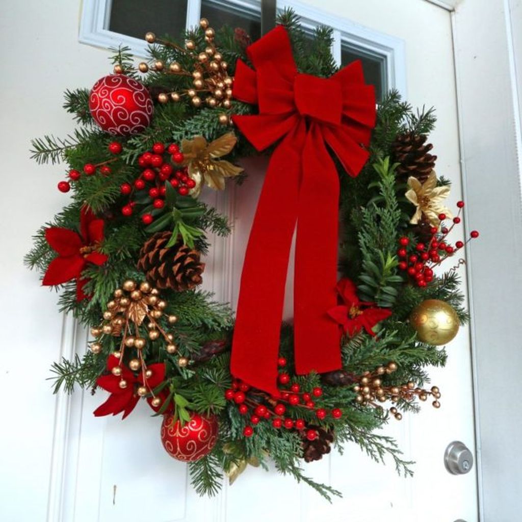 Christmas-wreath-and-advent-wreath