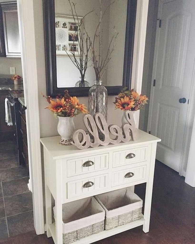 Farmhouse-entryway-decor