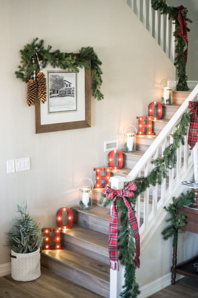 Christmas-decorations-for-stairs-ho