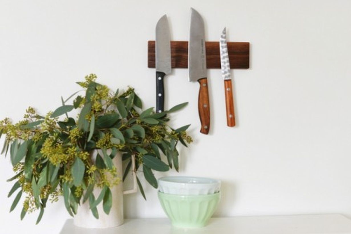 Diy-knife-racks-and-holder-to-make-your-kitchen-comfier2-500x333