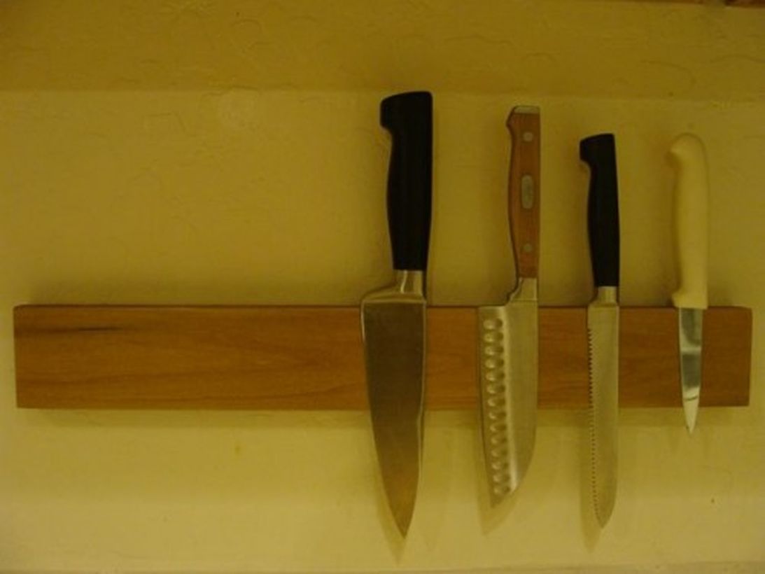 Diy-knife-racks-and-holder-to-make-your-kitchen-comfier5-500x375