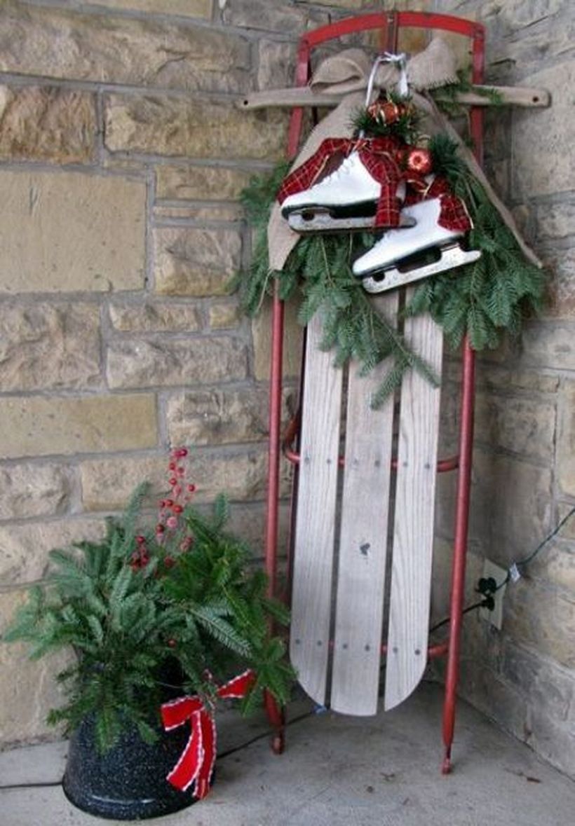 Fun-and-creative-sleigh-decor-ideas-for-christmas-2