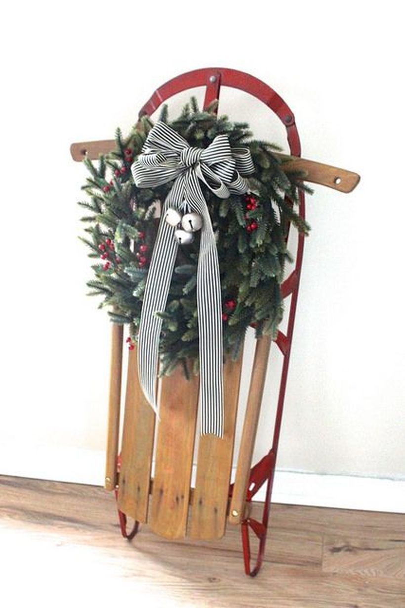 Fun-and-creative-sleigh-decor-ideas-for-christmas-22